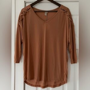 Lush Women's Brown Long Sleeve Top with Braided Shoulders Size‎ Large NWT